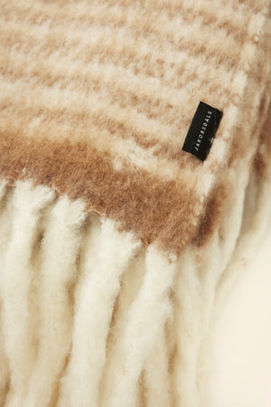 Almond Mohair pläd i ullblandning, beige 130 × 170 cm