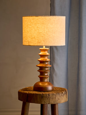 Elinora Bordslampa i mangoträ, brun, 52 cm
