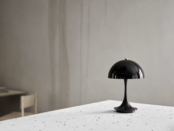 Panthella 160 Bordslampa Portabel, Svart