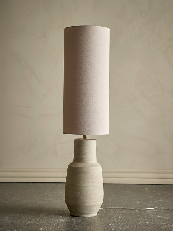 Linetta Golvlampa i stengods, vit, 113 cm